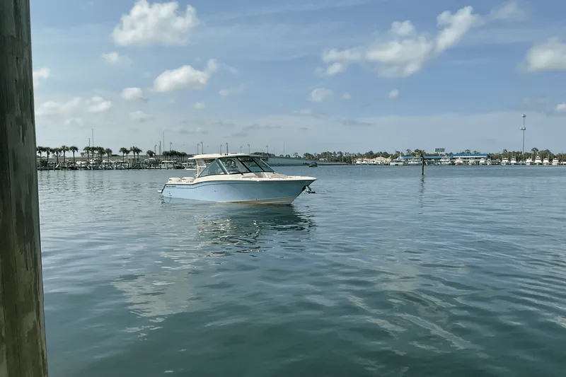 Slide: The Image of Grady-White Freedom 325 2025 - 10