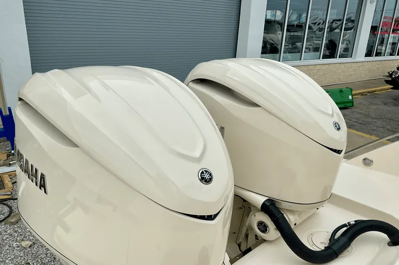 Slide: The Image of Grady-White Freedom 325 2025 - 14