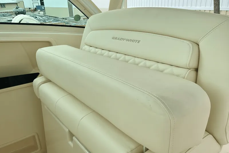 Slide: The Image of Grady-White Freedom 325 2025 - 23