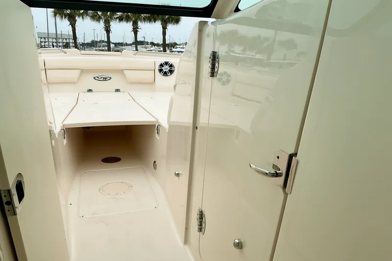 Slide: The Image of Grady-White Freedom 325 2025 - 31