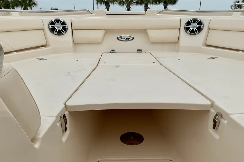 Slide: The Image of Grady-White Freedom 325 2025 - 33