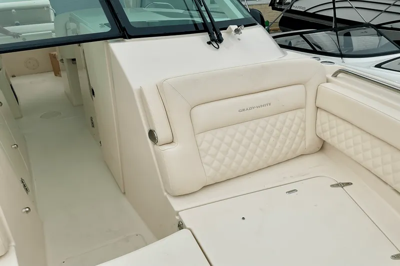 Slide: The Image of Grady-White Freedom 325 2025 - 35