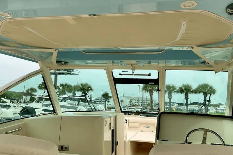 Slide: The Image of Grady-White Freedom 325 2025 - 37