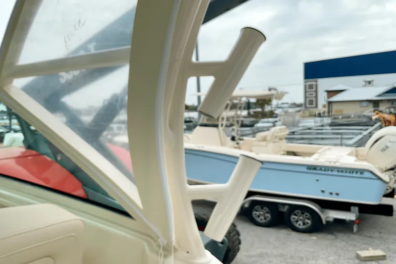 Slide: The Image of Grady-White Freedom 325 2025 - 40