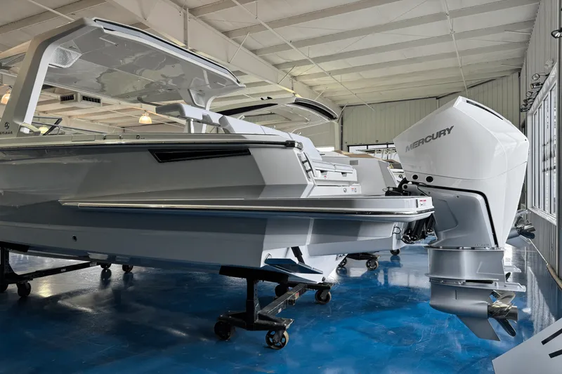 Slide: The Image of Aviara AV32 Outboard 2025 - 2