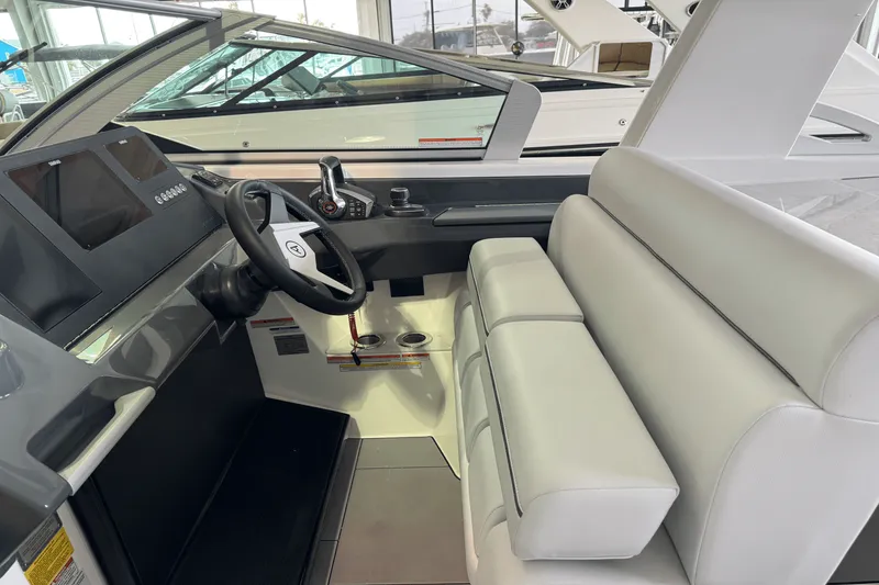 Slide: The Image of Aviara AV32 Outboard 2025 - 9