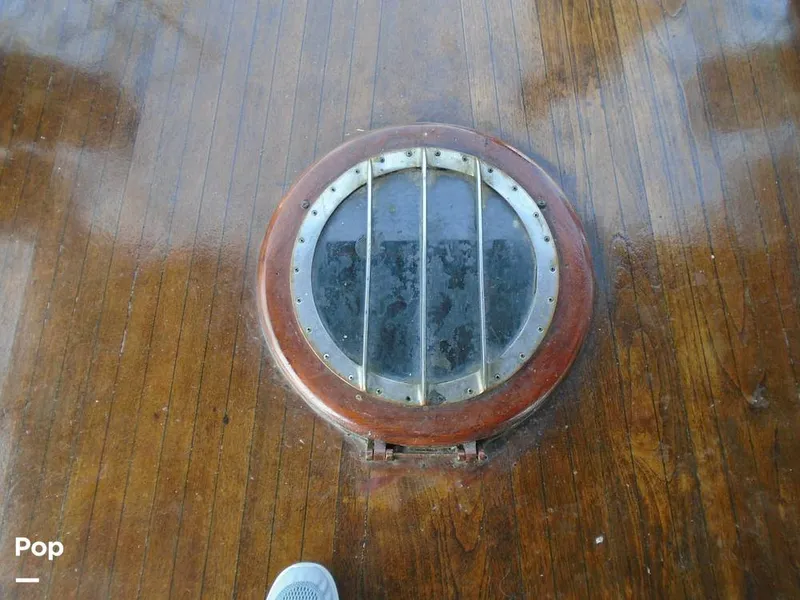 Slide: The Image of Front Porthole - 8990046