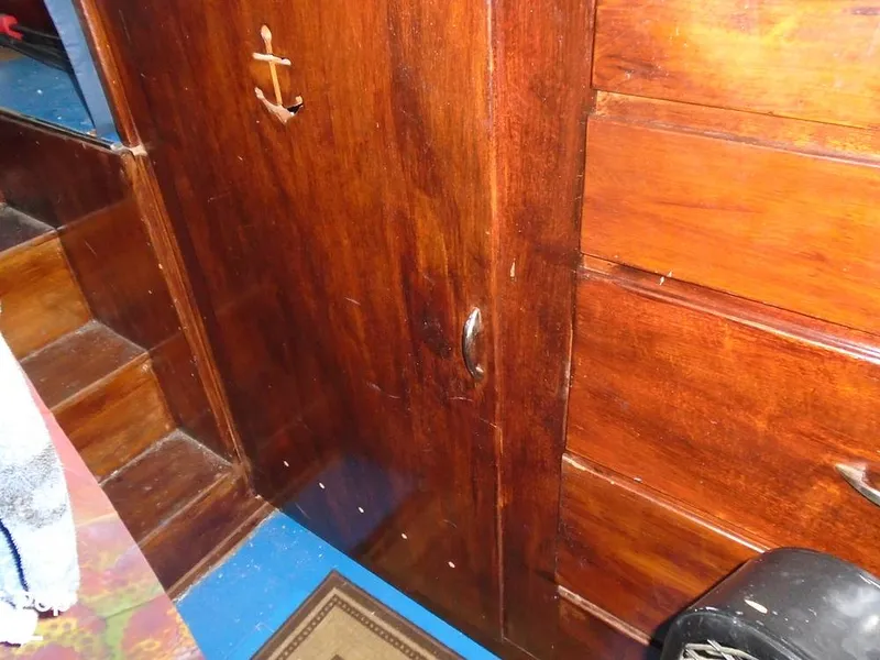 Slide: The Image of Master Cabinets - 8990131