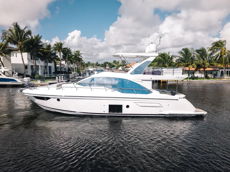 Slide: The Image of Azimut 50 FLY 2022 - 2