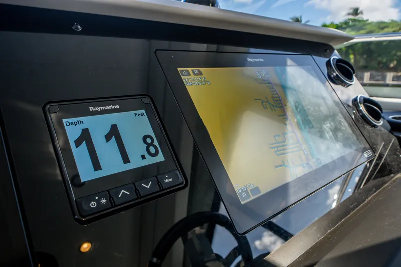 Slide: The Image of Azimut 50 FLY 2022 - 29