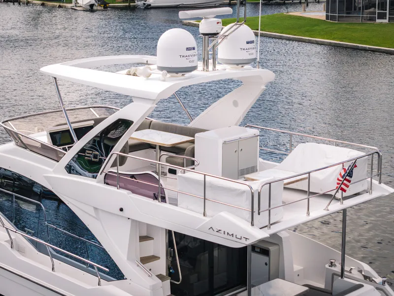 Slide: The Image of Azimut 50 FLY 2022 - 5