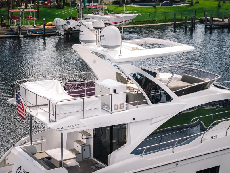 Slide: The Image of Azimut 50 FLY 2022 - 7