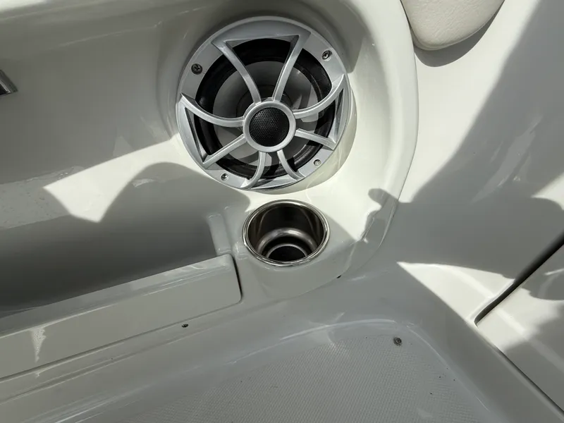 Slide: The Image of Crownline Boats E4 2017 - 29