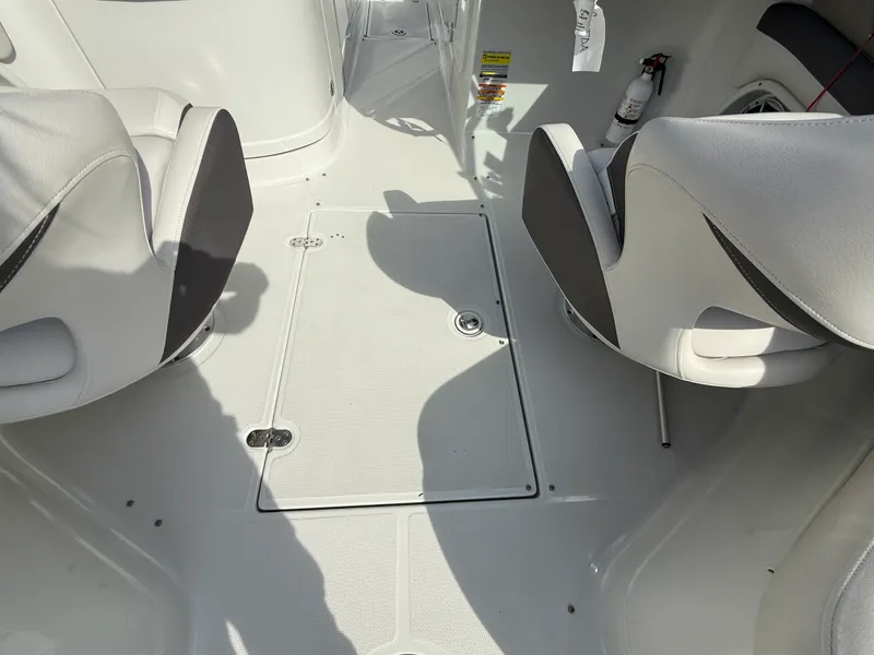 Slide: The Image of Crownline Boats E4 2017 - 39