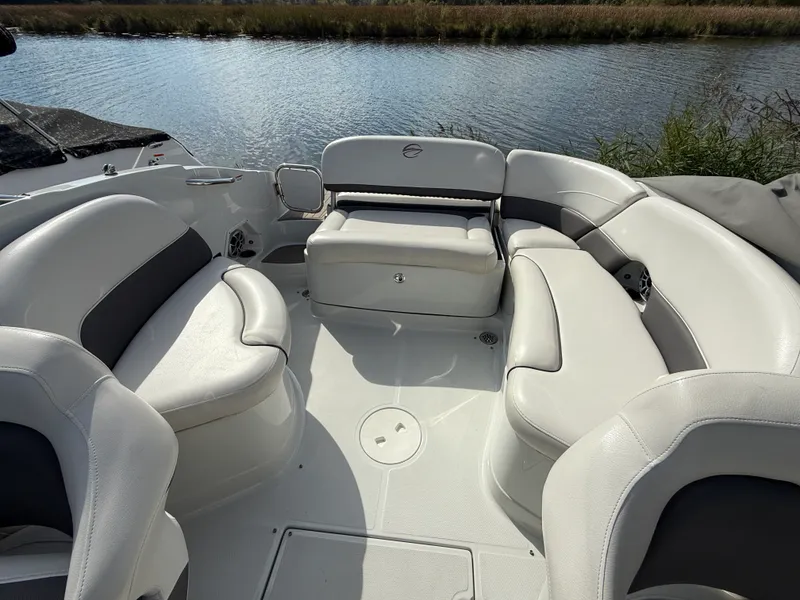 Slide: The Image of Crownline Boats E4 2017 - 8