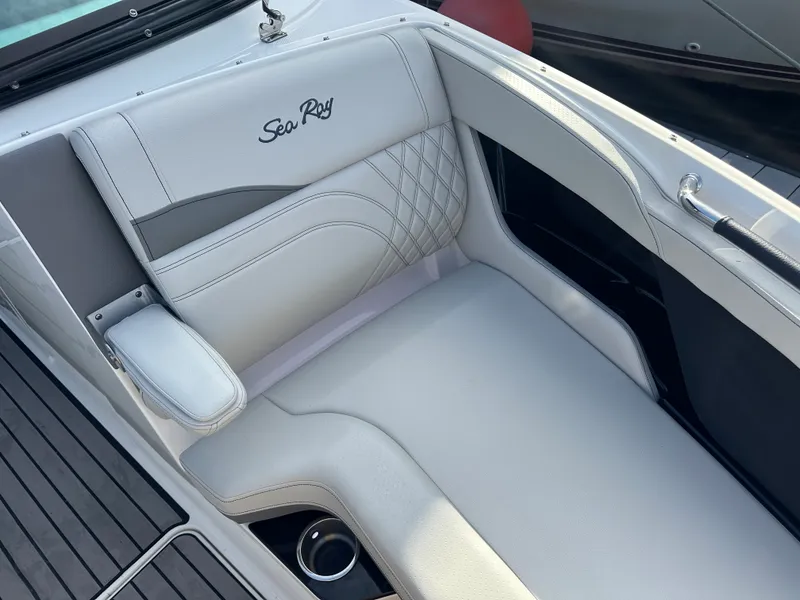 Slide: The Image of Sea Ray 280 SLX OUTBOARD 2024 - 11