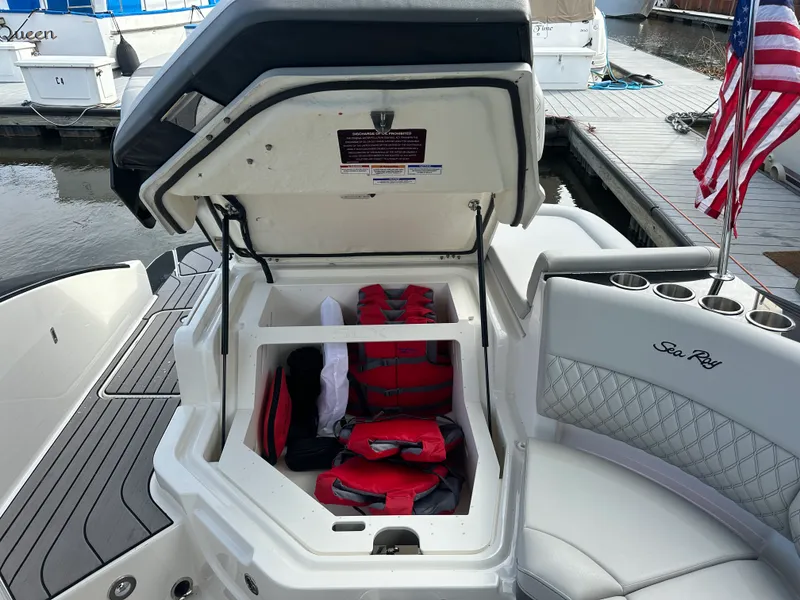 Slide: The Image of Sea Ray 280 SLX OUTBOARD 2024 - 14