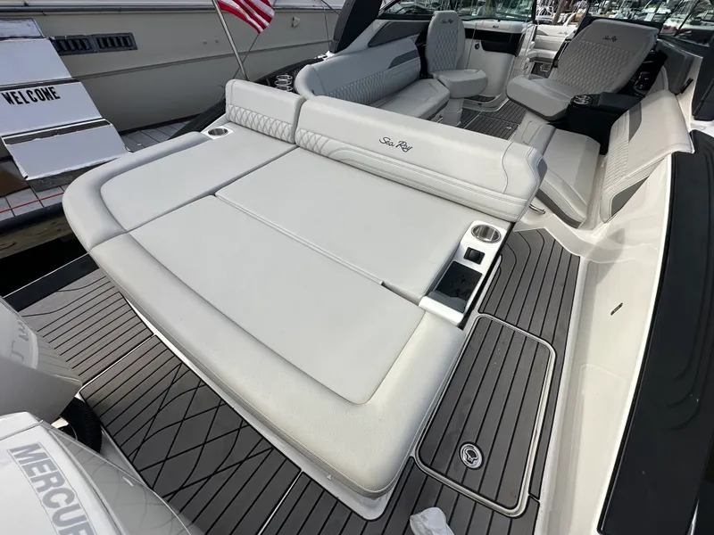 Slide: The Image of Sea Ray 280 SLX OUTBOARD 2024 - 15