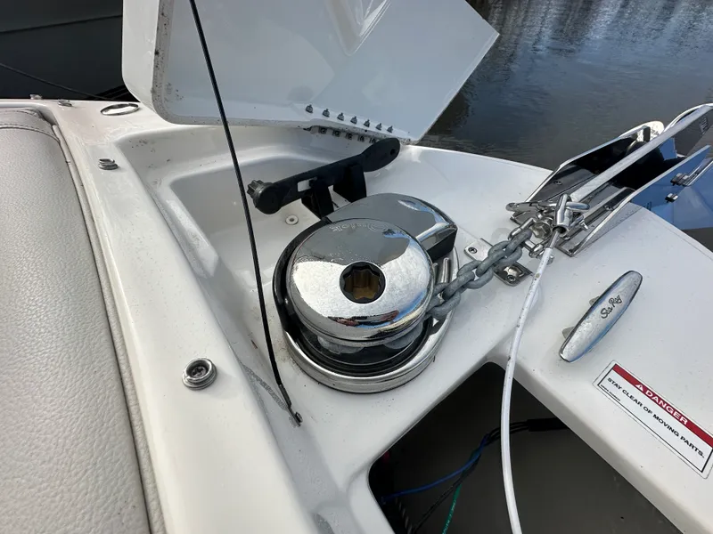 Slide: The Image of Sea Ray 280 SLX OUTBOARD 2024 - 16