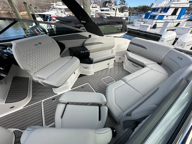 Slide: The Image of Sea Ray 280 SLX OUTBOARD 2024 - 18