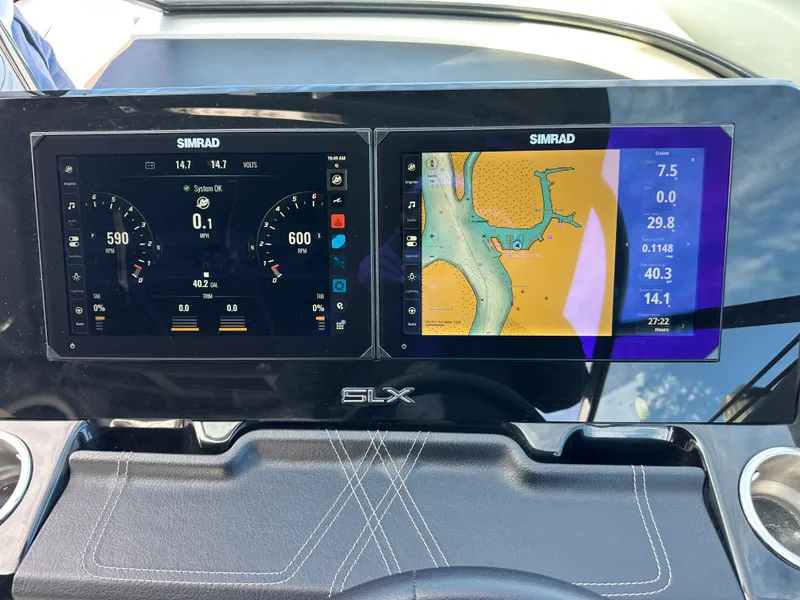 Slide: The Image of Sea Ray 280 SLX OUTBOARD 2024 - 21