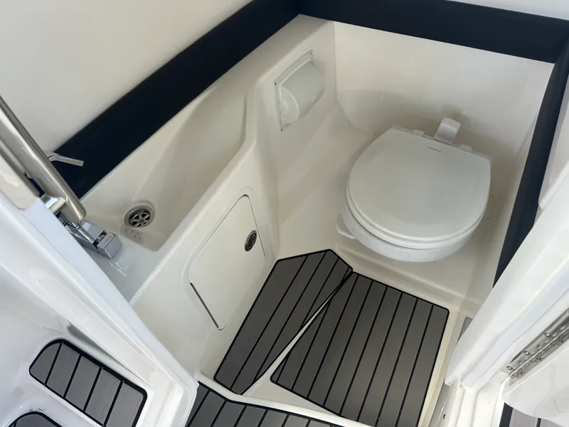 Slide: The Image of Sea Ray 280 SLX OUTBOARD 2024 - 22