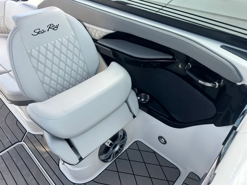 Slide: The Image of Sea Ray 280 SLX OUTBOARD 2024 - 7