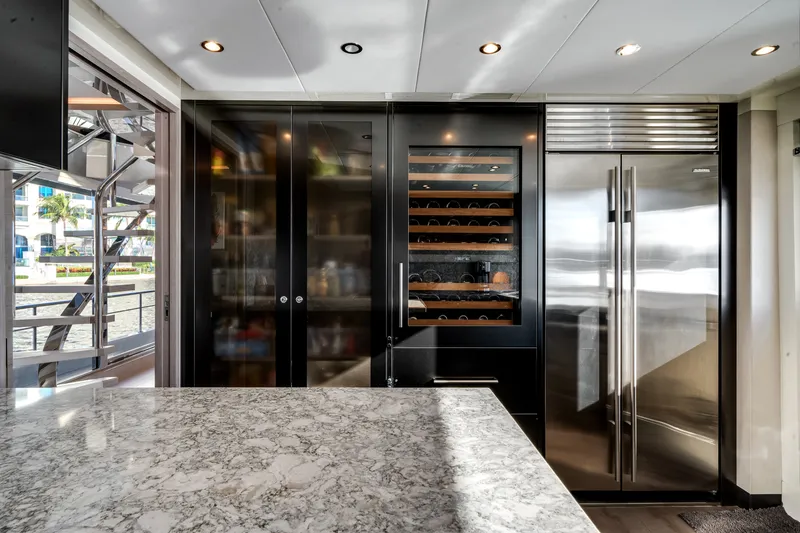 Slide: The Image of Ocean Alexander 32L 2022 - 22