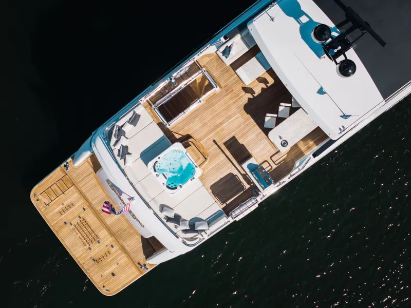 Slide: The Image of Ocean Alexander 32L 2022 - 5