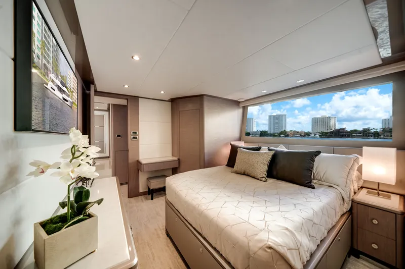 Slide: The Image of Ocean Alexander 32L 2022 - 44