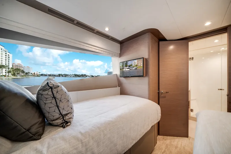 Slide: The Image of Ocean Alexander 32L 2022 - 48