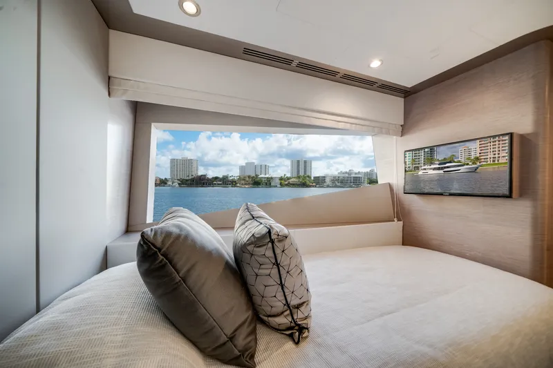 Slide: The Image of Ocean Alexander 32L 2022 - 49