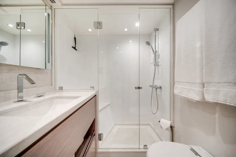 Slide: The Image of Ocean Alexander 32L 2022 - 50