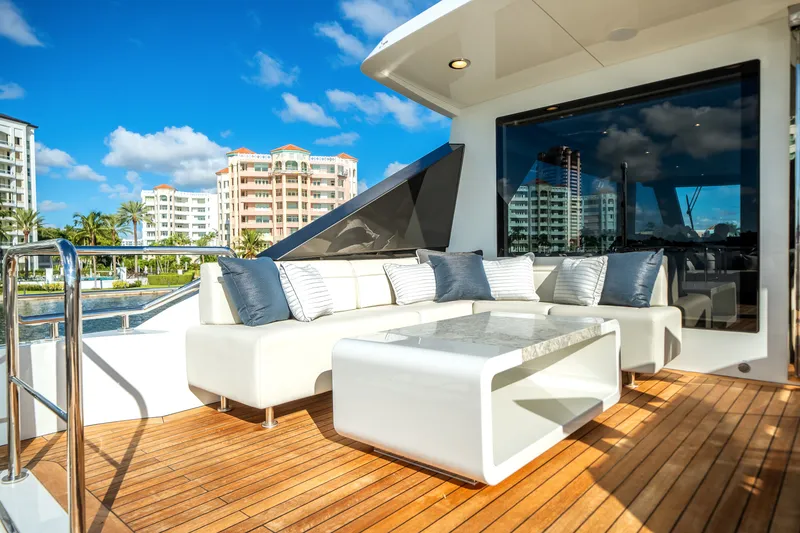 Slide: The Image of Ocean Alexander 32L 2022 - 63