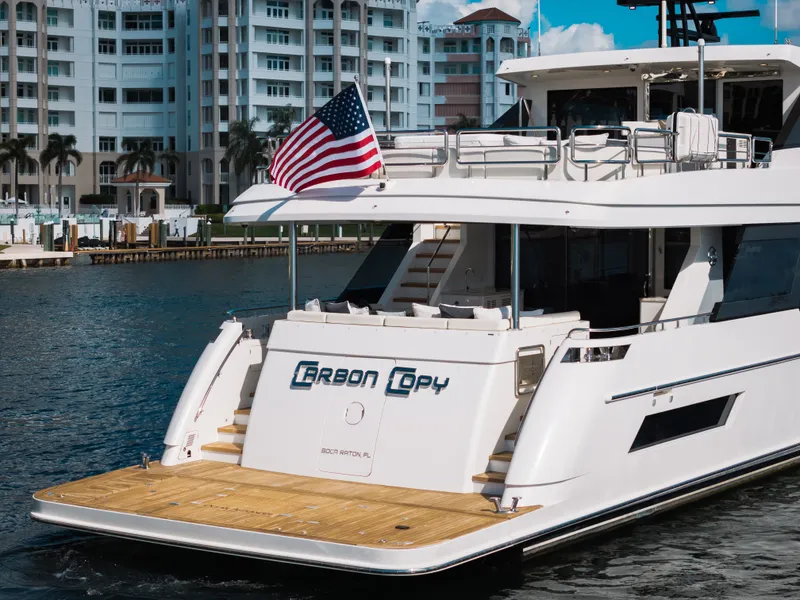 Slide: The Image of Ocean Alexander 32L 2022 - 7