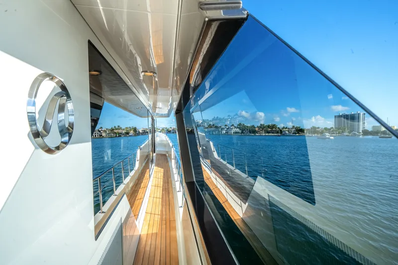 Slide: The Image of Ocean Alexander 32L 2022 - 73