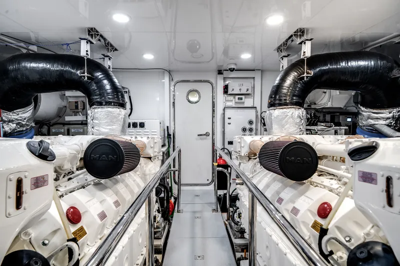 Slide: The Image of Ocean Alexander 32L 2022 - 76