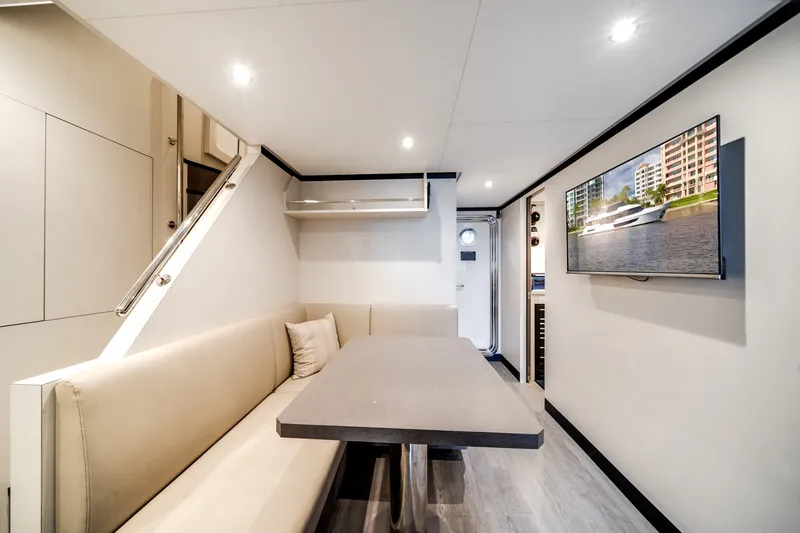 Slide: The Image of Ocean Alexander 32L 2022 - 83