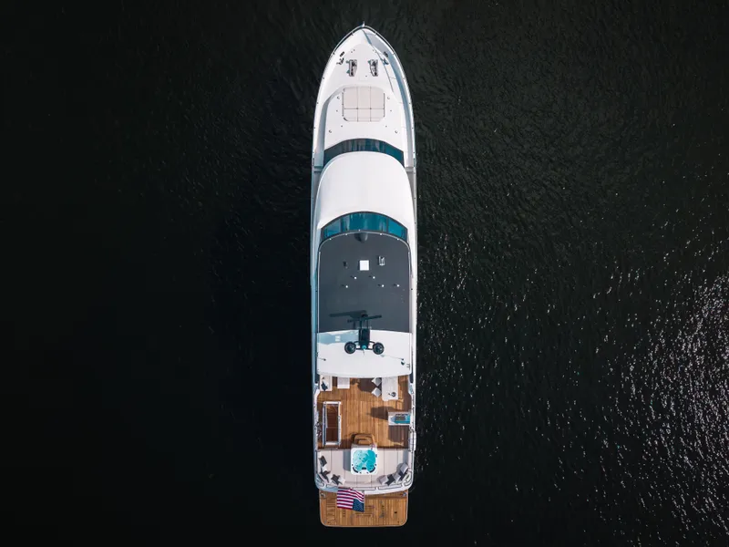 Slide: The Image of Ocean Alexander 32L 2022 - 9