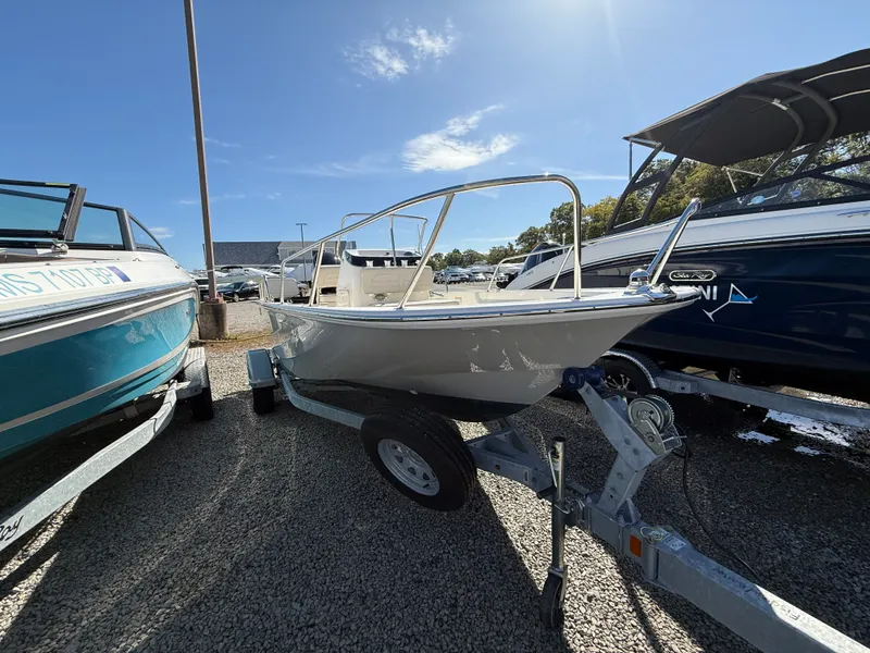 Slide: The Image of Boston Whaler 170 MONTAUK 2024 - 5