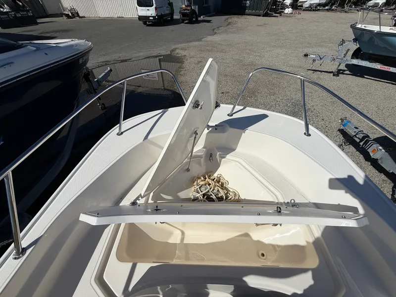 Slide: The Image of Boston Whaler 170 MONTAUK 2024 - 9
