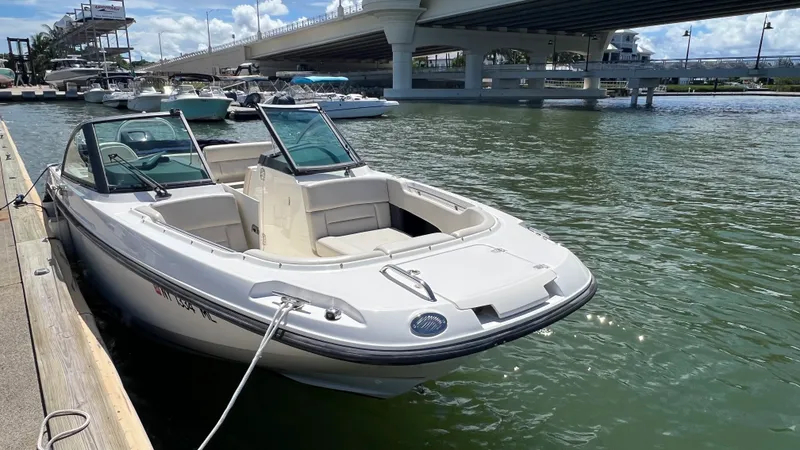 Slide: The Image of Boston Whaler 230 VANTAGE 2015 - 11
