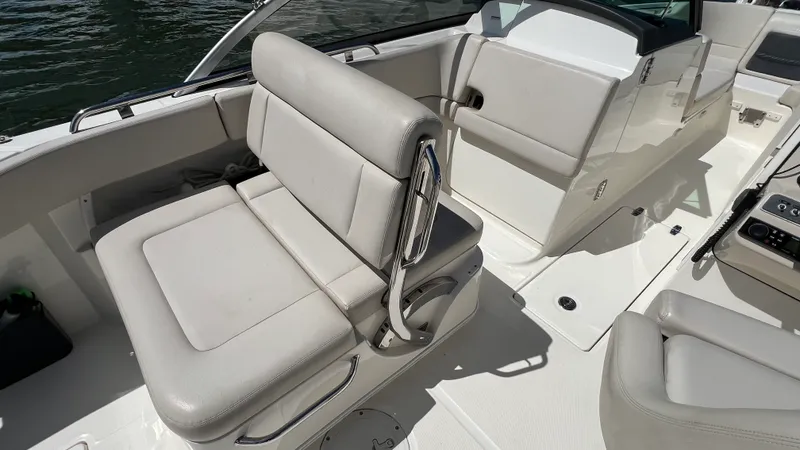 Slide: The Image of Boston Whaler 230 VANTAGE 2015 - 13