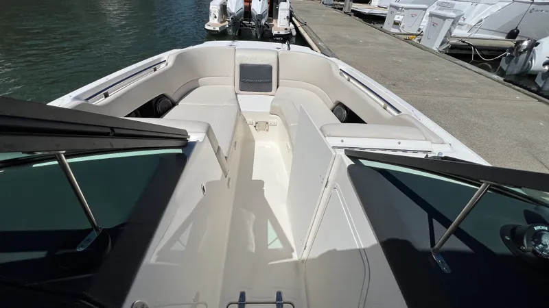 Slide: The Image of Boston Whaler 230 VANTAGE 2015 - 19