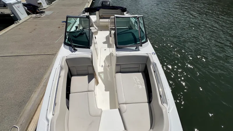 Slide: The Image of Boston Whaler 230 VANTAGE 2015 - 26