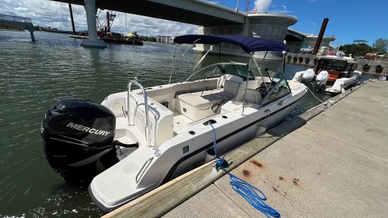 Slide: The Image of Boston Whaler 230 VANTAGE 2015 - 3