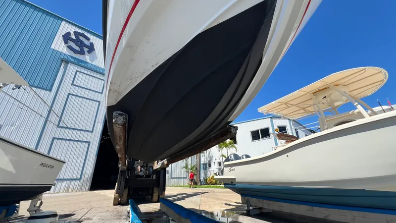 Slide: The Image of Boston Whaler 230 VANTAGE 2015 - 34