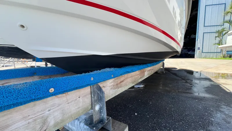 Slide: The Image of Boston Whaler 230 VANTAGE 2015 - 36