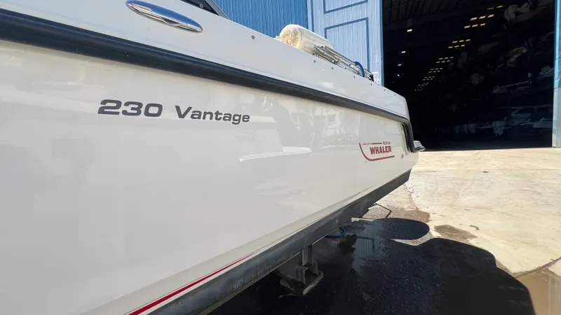 Slide: The Image of Boston Whaler 230 VANTAGE 2015 - 37