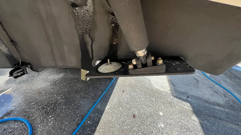 Slide: The Image of Boston Whaler 230 VANTAGE 2015 - 40